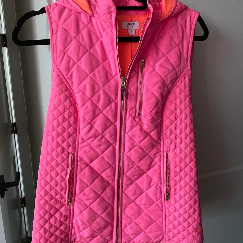 Crown and ivy got pink vest